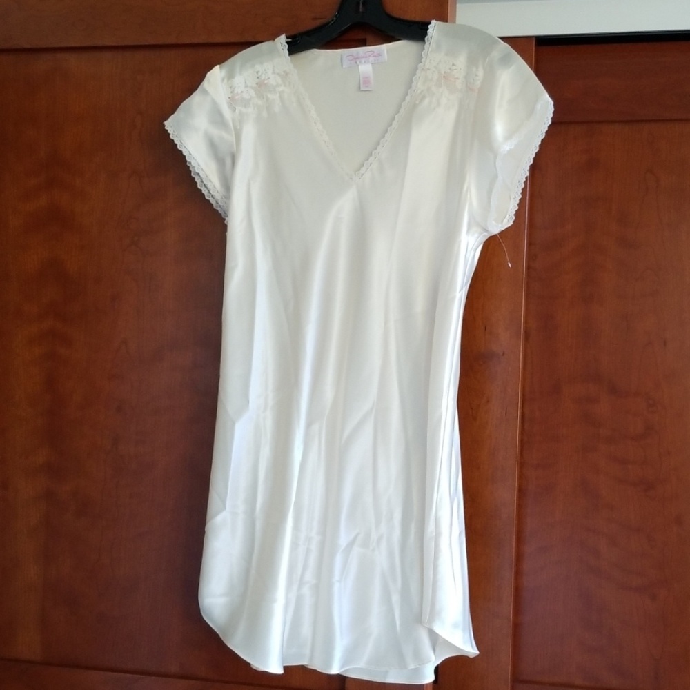 Oscar de la Renta nightie